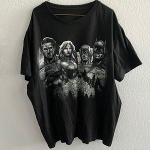 Men’s 2XL DC comic shirt